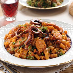 Χταπόδι με κοφτό μακαρόνι